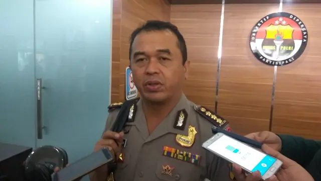 Kabid Humas Polda Jatim Kombes Frans Barung Mangera (Liputan6.com/Nafiysul Qodar)
