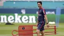 Pelatih Paris Saint-Germain, Unai Emery, memimpin langsung sesi latihan di Miami, Selasa (25/7/2017). Paris Saint-Germain akan menghadapi Juventus pada laga turnamen pramusim bertajuk International Champions Cup 2017 di AS. (AP/Lynne Sladky)