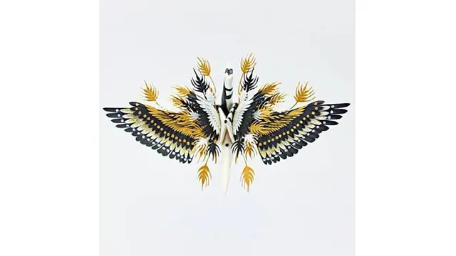 Seniman ini megubah kertas menjadi origami burung yang unik dan indah.