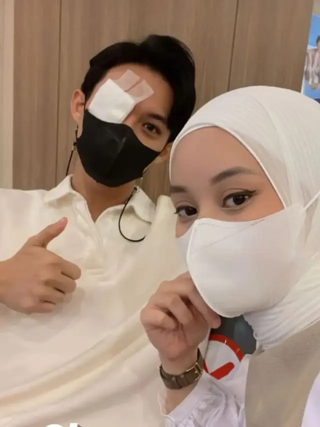 6 Potret Rey Mbayang Jalani Operasi Bagian Mata, Kini Kondisinya Masih Lebam