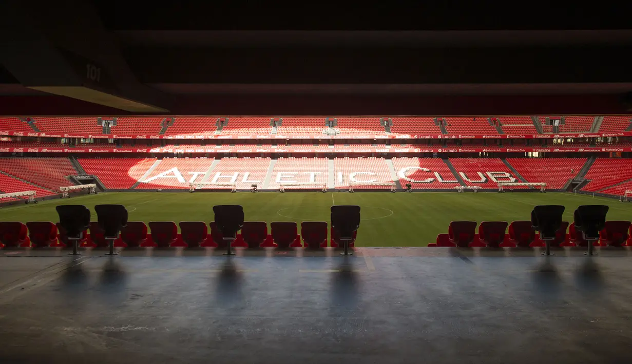 Kandang tim sepak bola Athletic Bilbao ini rampung direnovasi pada tahun 2013 dan pertandingan pertama yang digelar di sana adalah Athletic Bilbao melawan Celta Vigo dengan hasil akhir 3-2. (Foto: AFP/Ander Gillenea)