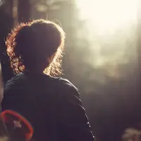 Cukup satu kali kamu buat aku sakit, jadi nggak perlu kamu datang lagi kalau hanya untuk menyakitiku lagi dan lagi. (Foto: static.pexels.com)