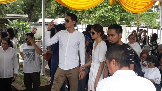 Daniel Wenas bersama Mikha Tambayong (Liputan6.com/ Zulfa Ayu Sundari)