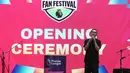 Chief Marketing Officer, Teguh Wicaksono menyatakan bahwa memilih menghadirkan trofi asli dalam Premier League Fan Festival karena lebih multidimensi dan sebagai representasi Liga Inggris itu sendiri. (Bola.com/Ropik Subagja)