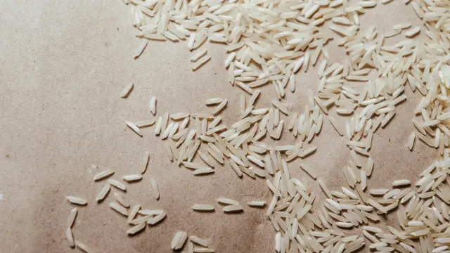 Trik Sederhana Mengatasi Nasi Apek dari Beras Lama, Begini Caranya