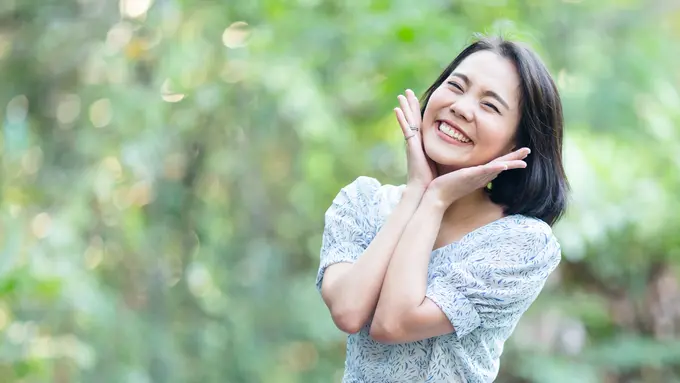 bahagia tertawa manis imut