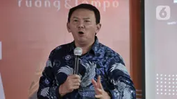 Basuki Tjahaja Purnama atau Ahok menyampaikan sambutan dalam peluncuran buku 'Panggil Saya BTP: Perjalanan Psikologi Ahok Selama di Mako Brimob' di Gedung Tempo, Palmerah, Jakarta, Senin (17/2/2020). Buku tersebut mengisahkan pengalaman Ahok saat berada dalam tahanan. (merdeka.com/Iqbal Nugroho)