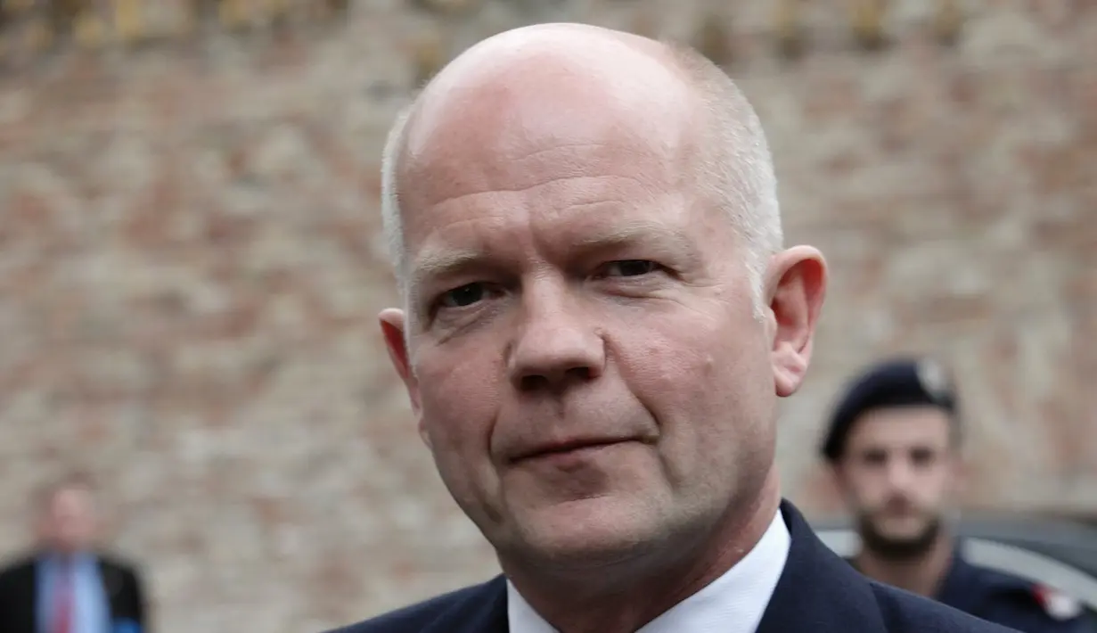 Menlu Inggris, William Hague mundur dari Kabinet Cameron setelah empat tahun menjabat sebagai diplomat nomor satu negara kerajaan tersebut. (REUTERS/Heinz-Peter Bader)