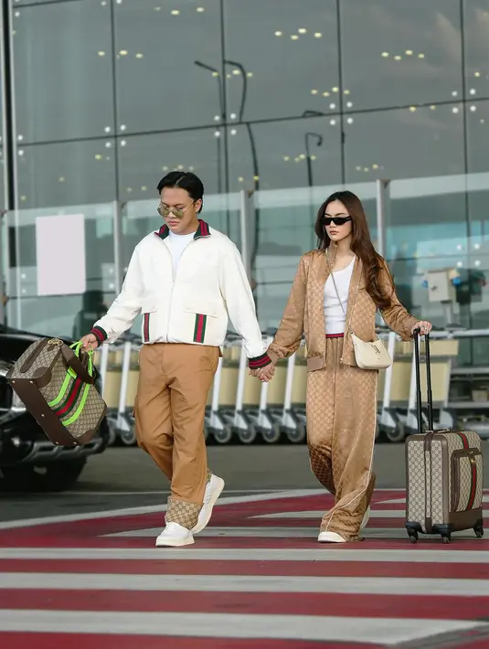 Mahalini Raharja dan Rizky Febian terlihat liburan ke Bangkok baru-baru ini dengan gaya yang fancy [@mahaliniraharja]