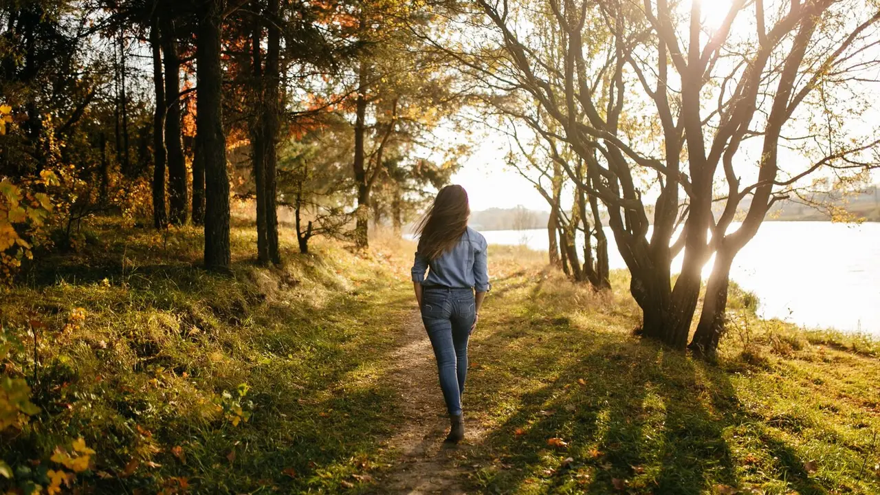 Fart Walk, Tren Kesehatan Baru yang Bisa Mencegah Kanker hingga Diabetes