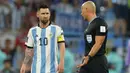 Nama Marciniak tak asing bagi Timnas Argentina. Keduanya pernah bertemu di babak 16 besar Piala Dunia 2022 ketika Argentina melawan Australia. (AFP/Odd Andersen)