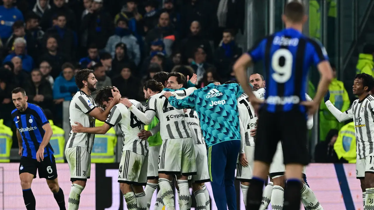 Selebrasi pemain Juventus saat Fagioli menjebol gawang Inter Milan