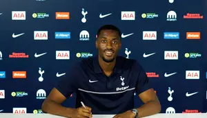 Tosin Adarabioyo Resmi Bergabung dengan Tottenham, Ungkap Alasan Pindah dari Chelsea