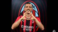 Alessandro Florenzi mengaku takjub dengan kesungguhan AC Milan yang sangat menginginkannya pada musim panas 2021. (Twitter/@acmilan)