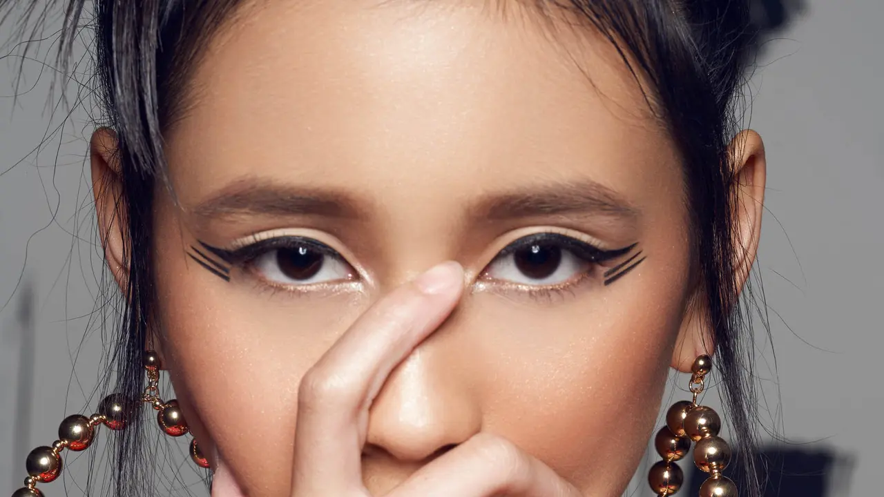Mengintip Gaya Nyentrik Chloe Xaviera yang Tak Kalah dengan Agnez Mo