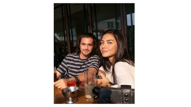 Sering Dikira Pacar, Ini 7 Momen Manis Angela Gilsha dan Adik