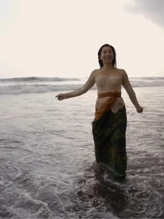 7 Gaya Artis Rayakan Galungan 2025, dari Kebaya Bali hingga Kasual