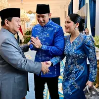 Gaya Busana Istri Pejabat saat Lebaran yang Mencuri Perhatian. [@annisayudhoyono]