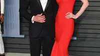 Jeff Bezos dan MacKenzie menghadiri Vanity Fair Oscar Party di Wallis Annenberg Center, Beverly Hills, California, Amerika Serikat, 4 Maret 2018. (DIA DIPASUPIL / GETTY IMAGES NORTH AMERICA / AFP)