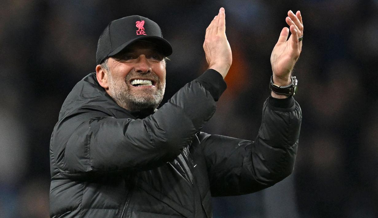 <p>Kemenangan ini membuat skuat Jurgen Klopp masih memiliki asa untuk meraih gelar juara Liga Inggris di dua pertandingan yang tersisa. Kini, Liverpool berada di posisi kedua klasemen dengan raihan 86 poin dari 36 pertandingan, atau menyamai poin Manchester City yang baru memainkan 35 laga. (AFP/Paul Ellis)</p>