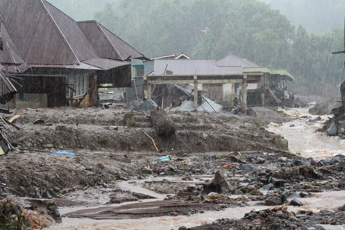 Potret Kerusakan Dampak Bencana Longsor dan Banjir Bandang di Wilayah Sumut, Sumbar, dan Aceh