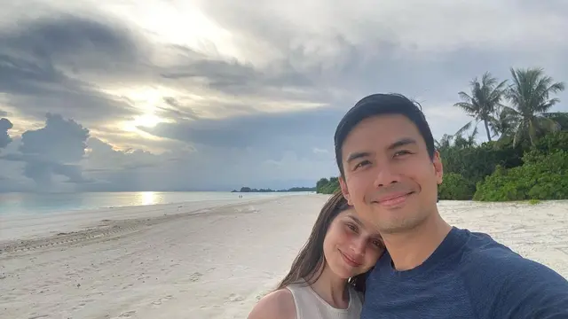 Jarang Tersorot, Ini 6 Potret Manis Christian Bautista Rekan Duet BCL dan Istri