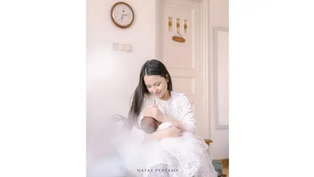 Lama Vakum, Ini 6 Potret Terbaru Anjani Dina Usai Melahirkan Anak Pertama