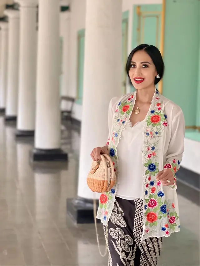 7 Potret Diah Permatasari yang Awet Muda di Usia 53 Tahun, Sempat Disebut Banyak Gaya