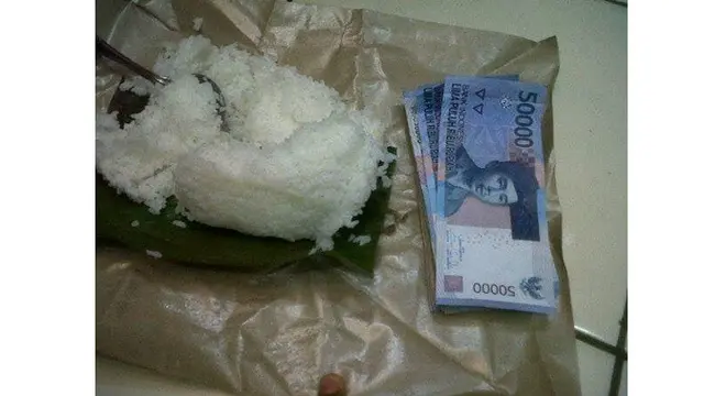 6 Potret Nasi Campur Lauk Nyeleneh Ini Cuma Ada di Indonesia