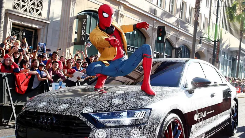 Spiderman gunakan Audi A8 untuk mengunjungi premiere film terbarunya (carscoops)