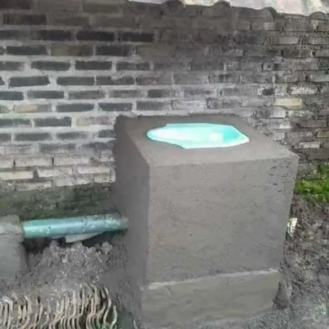 6 Potret WC Tinggi Ini Bikin Tepuk Jidat, Penuh Usaha ketika Naik