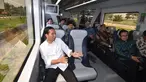 Presiden Joko Widodo berbincang saat berada di dalam kereta ARS menuju kota Medan, Kamis (3/3). Kereta ARS ini adalah kereta pertama yang mempelopori secara efektif dari pusat kota menuju bandar udaranya secara efektif. (Setpres/Agus Suparto)