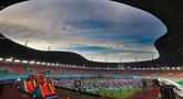 Ribuan umat Muslim saat melaksanakan salat Idulfitri 1447 Hijriah di Lapangan Utama Stadion Pakansari, Cibinong, Kabupaten Bogor, Jawa Barat, Sabtu (21/3/2026). (Kapanlagi.com/Budy Santoso)