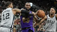 LeBron James tak berdaya saat Lakers melawan Spurs di lanjutan NBA (AP)