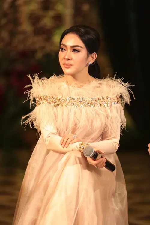 Syahrini shop ethnic dress
