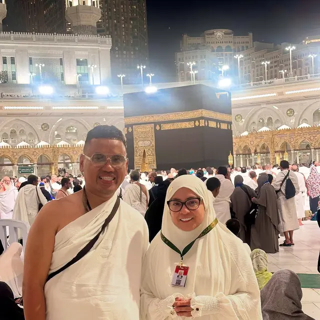 6 Potret Astrid Kuya Umrah di Bulan Ramadan,