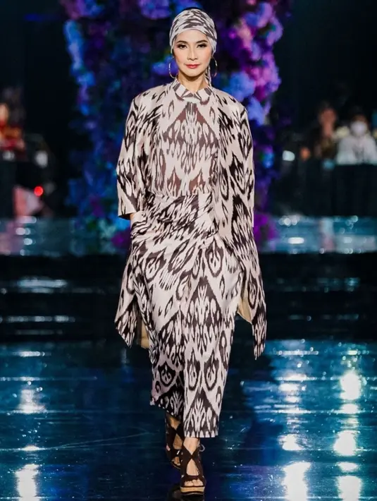 <p>Di usia Maudy yang hampir berkepala lima, dia tetap terlihat menawan sebagai seorang model. (Instagram/armanfebyan).</p>
<div id="gtx-trans" style="position: absolute; left: -27px; top: 46.6667px;"> </div>