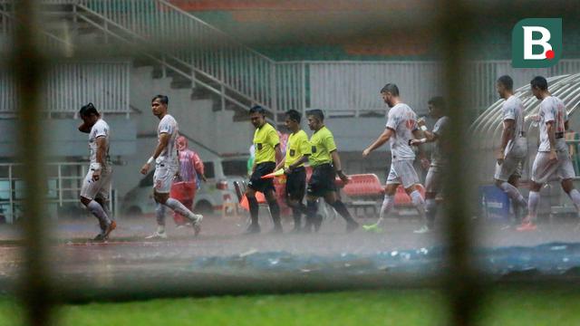 Foto: Sempat Dihentikan Akibat Hujan Deras, Laga Persiraja Kontra Persija di Pekan ke-6 BRI Liga 1 Tuntas 0-0 hingga Babak Pertama Usai