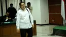 Usai membacakan sendiri nota pembelaan dalam kasus dugaan korupsi proyek Hambalang, Anas Urbaningrum, bersiap meninggalkan ruang sidang Pengadilan Tipikor Jakarta, (18/9/2014),(Liputan6.com/Helmi Fithriansyah)