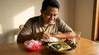 7 Menu Buka Puasa Rp20 Ribu Anak Kos: Lengkap Karbo, Protein, dan Takjil Segar