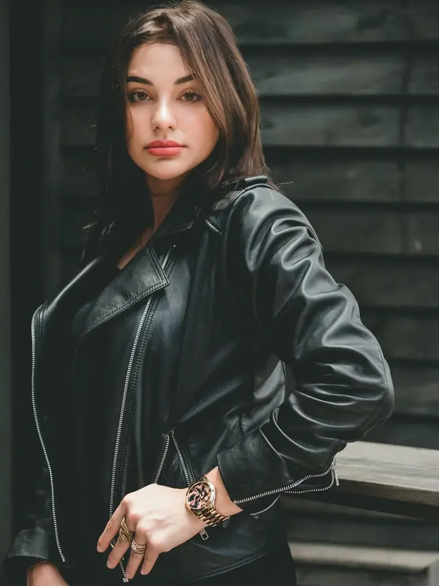 Gaya Nora Alexandra Kenakan Jaket Kulit, Tampil Stylish. (Sumber: Instagram/ncdpapl)