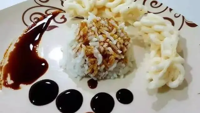 8 Cara Plating Makanan ala Netizen Ini Bikin Geleng Kepala, Kreatif Banget