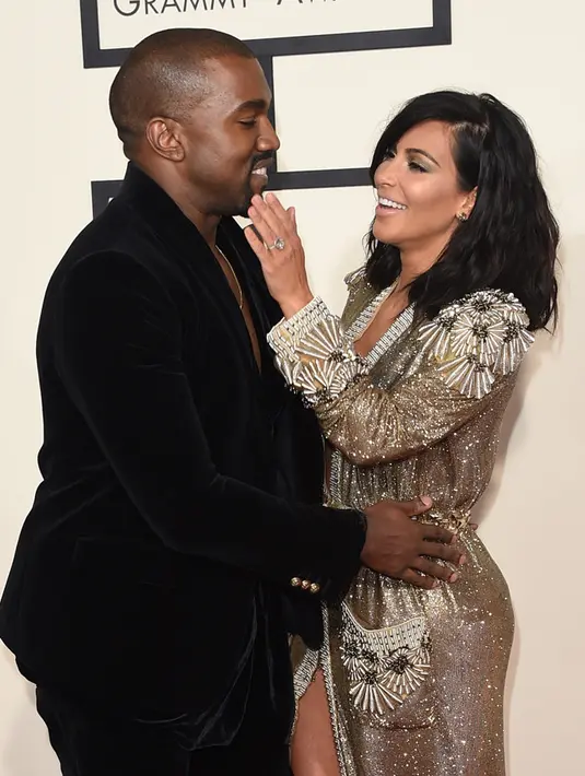 “Kim meminta Kanye tidur di kamar kosong karena suara dengkurannya. Sebenarnya, mereka sudah tidak hangat lagi seperti dulu dan tak akan pernah ditemukannya lagi,” ungkap sumber yang dilansir dari Radar Online. (AFP)