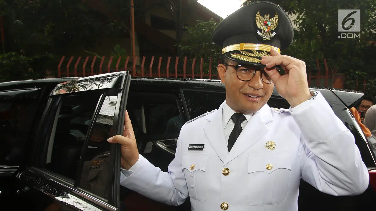 Anies Baswedan Menuju ke Masjid Sunda Kelapa