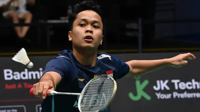 Foto: Jinakkan Anders Antonsen, Anthony Ginting Raih Gelar Back to Back di Singapore Open 2023