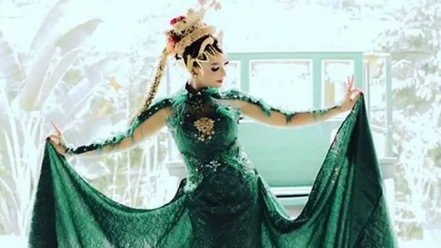 [Bintang] Roro Fitria