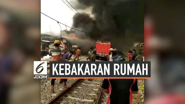 Kebakaran rumah-rumah bedeng di pinggir rel kereta api, terjadi di daerah Rawa Buaya, Duri Kosambi, Jakarta Barat.