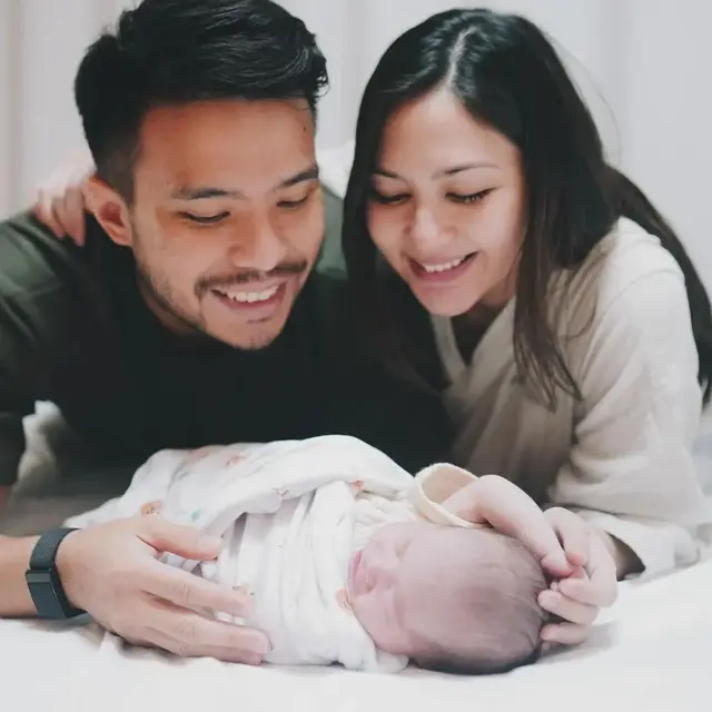 6 Potret Keluarga Jessica Mila dan Yakup, Makin Bahagia Usai Baby Kyarra Lahir