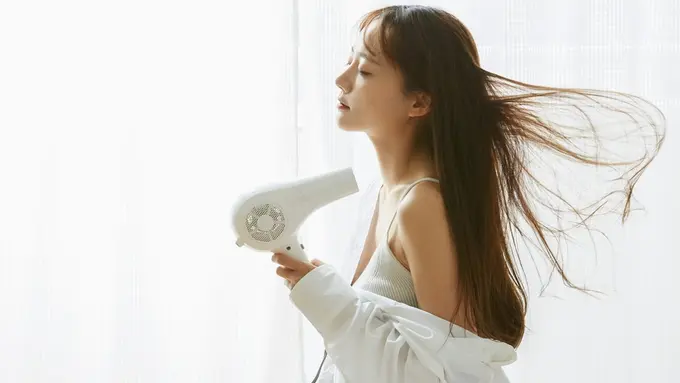 12 Tips Mengatasi Rambut Rusak Lewat Perawatan Praktis yang Bisa Dilakukan di Rumah