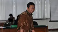 Mantan Kadishub DKI Jakarta, Udar Pristono hadir memberikan kesaksian pada sidang dugaan korupsi Bus Transjakarta dengan terdakwa Drajad Adhyaksa dan Seyito Luhu di pengadilan Tipikor Jakarta, Senin (3/11/2014). (Liputan6.com/Miftahul Hayat)